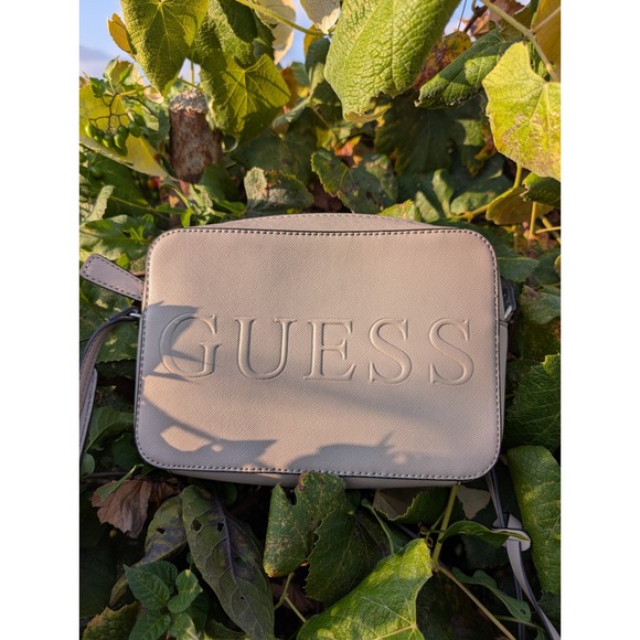 Guess Crossbody Camera Bag Beige Embossed Logo Heart Charm Women's Purse - Picture 1 of 6